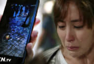 Bà mẹ nhặt được điện thoại xịn nhưng không báo cảnh sát, cuối cùng khiến cô ân hận khôn nguôi