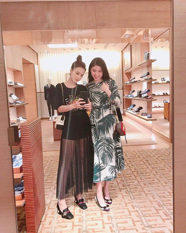 Có trong tay gần 50 tỷ ở tuổi 27, bảo sao Sam sống xa hoa thế này, nhìn căn nhà đang ở mà lóa mắt