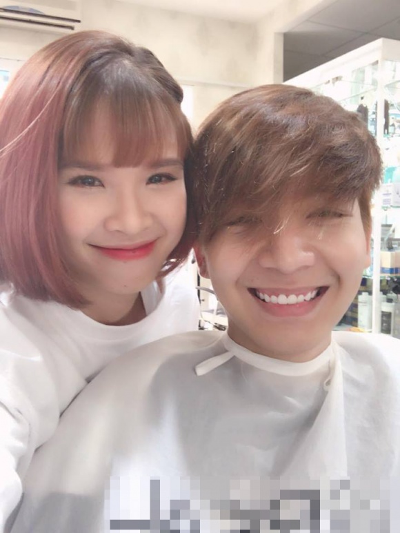 Tò mò lý do Khởi My luôn nhuộm tóc màu nổi, hóa ra lúc để tóc đen trông ‘không nhận ra’ thế này