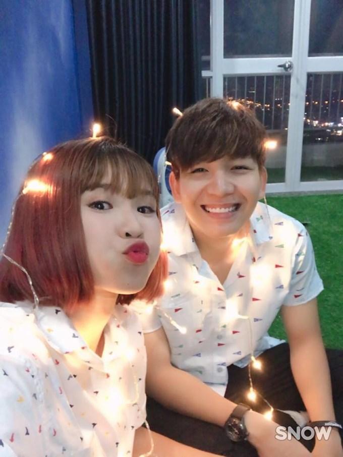 Tò mò lý do Khởi My luôn nhuộm tóc màu nổi, hóa ra lúc để tóc đen trông ‘không nhận ra’ thế này