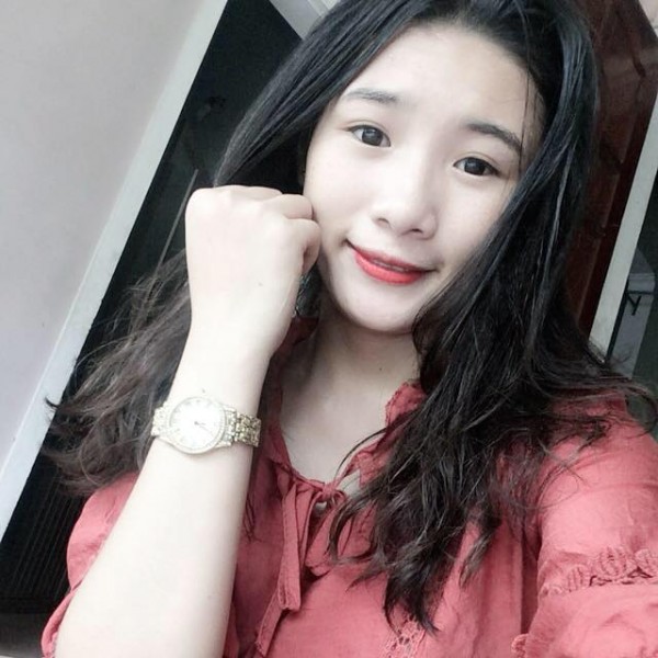 Cận cảnh nhan sắc đời thường của Bạn Gái tung ảnh Facetime với Công Phượng gây sốt