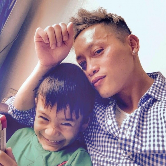 Sau ồn ào với Ngô Kiến Huy, em gái Thanh Thảo lần đầu công khai ông xã điển trai