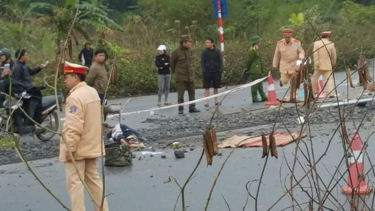 Ô tô tông 5 công nhân đang thi công trên đường tử vong, cảnh tượng tang thương ở Hà Giang