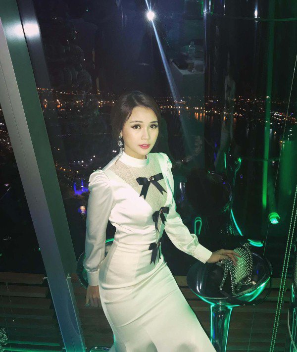 Có trong tay gần 50 tỷ ở tuổi 27, bảo sao Sam sống xa hoa thế này, nhìn căn nhà đang ở mà lóa mắt