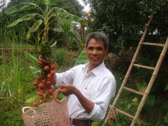 Thăm nhà H’Hen Niê đã nghẹn ngào rồi, về Thanh Hóa tìm gia đình Hoàng Thùy cũng thật bất ngờ
