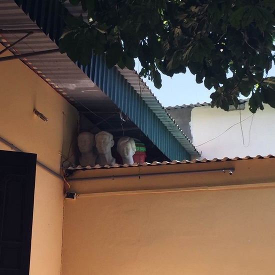 Thăm nhà H’Hen Niê đã nghẹn ngào rồi, về Thanh Hóa tìm gia đình Hoàng Thùy cũng thật bất ngờ