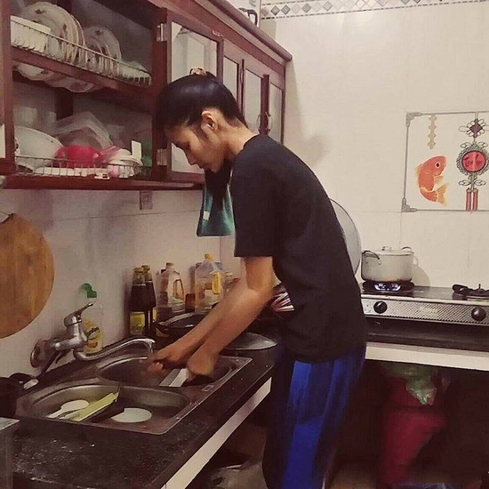 Thăm nhà H’Hen Niê đã nghẹn ngào rồi, về Thanh Hóa tìm gia đình Hoàng Thùy cũng thật bất ngờ