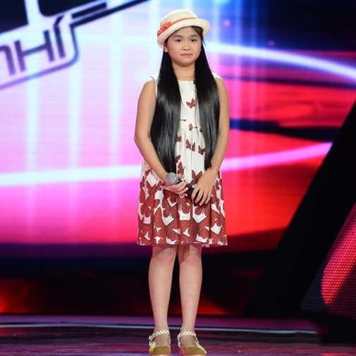 3 năm hậu đăng quang The Voice Kids, Thiện Nhân ăn mặc ngày càng ra dáng thiếu nữ, tấm diện áo dài đẹp không kém người mẫu