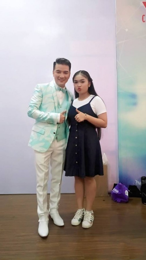 3 năm hậu đăng quang The Voice Kids, Thiện Nhân ăn mặc ngày càng ra dáng thiếu nữ, tấm diện áo dài đẹp không kém người mẫu