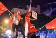 Uống gì trước trận đấu để giữ giọng cổ vũ U23 Việt Nam?