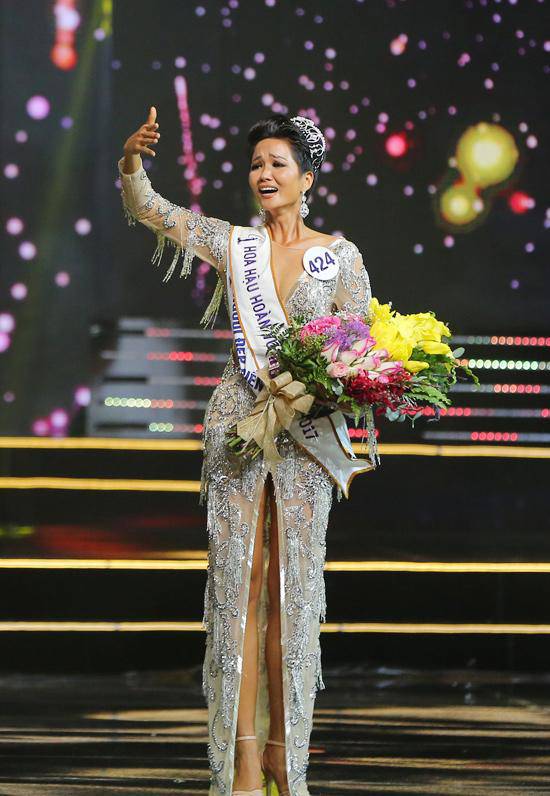 HOT: Trước đêm chung kết, Hoa hậu H&#8217;Hen Niê vẫn còn nợ 4 triệu tiền đi thi