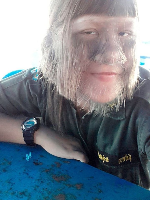 ‘Cô gái khỉ đột’ lần đầu cạo mặt gây bất ngờ với nhan sắc, treo status cùng chồng mới khiến ai cũng ngưỡng mộ