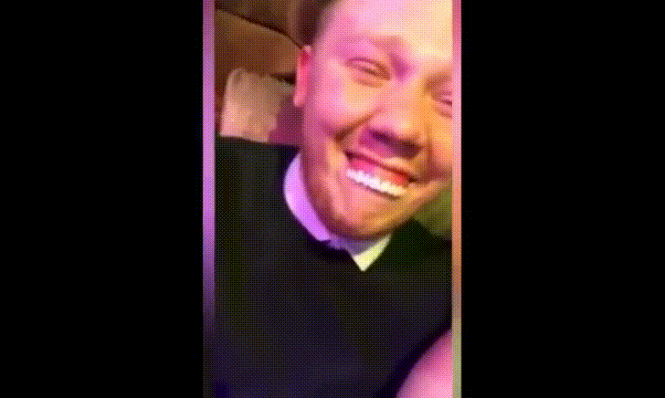 Chàng trai hí hửng bỏ 300 nghìn mua răng giả trên mạng, đến khi ướm vào miệng, dân mạng thốt lên ‘cười rụng răng là có thật!’