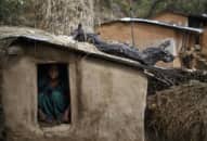 Vì hủ tục cách ly phụ nữ đang trong kỳ kinh nguyệt, cô gái 21 tuổi bị đuổi khỏi nhà và chết cô quạnh trong giá rét