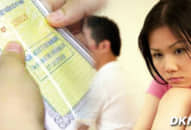 Ngày cưới mẹ đưa con gái sổ tiết kiệm 10 triệu, nhiều năm sau hôn nhân rạn vỡ, cô mới phát hiện bí mật của cuốn sổ