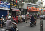 Gõ cửa phòng không thấy trả lời, người bạn hốt hoảng phát hiện cô gái trẻ tử vong với nhiều vết bầm tím trên mặt