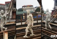 Lên cầu Long Biên hóng gió gặp cảnh này, là biểu diễn thời trang hay gây sự chú ý?