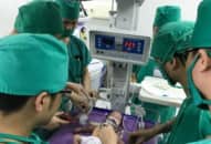 Bé trai sơ sinh có các nội tạng lộn xộn