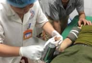 Máy xay thịt cuốn nát bàn tay người phụ nữ