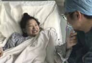 Cô gái hôn mê 4 tháng tỉnh dậy nhờ nam y tá hát cho nghe mỗi ngày