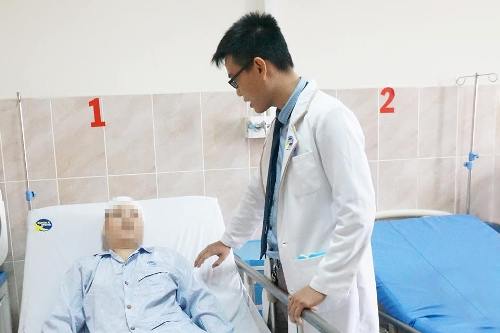 Mổ bóc tách khối u não cho nữ bệnh nhân