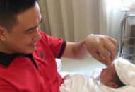 Hành trình cứu con ngay trong bụng mẹ của đôi vợ chồng Hà Nội