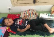 Bác sĩ Việt cứu sống bé trai Lào bị kim sắt đâm xuyên cơ tim