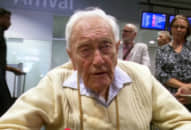 Tiến sĩ 104 tuổi chuẩn bị uống thuốc độc để ra đi êm ái