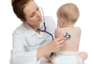 Sử dụng thuốc kháng sinh trước khi sinh tăng nguy cơ thở khò khè ở trẻ em