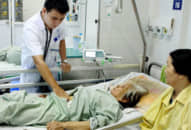 Nhiều cụ già Việt Nam sống cô đơn thiếu người chăm sóc