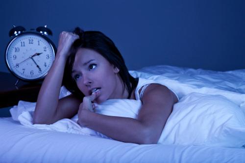 Thiếu ngủ hay ngủ quá nhiều đều có nguy cơ cao mắc bệnh tim, đãng trí