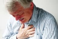 Cơn đau thắt ngực: Nguyên nhân, triệu chứng nhận biết, cách điều trị