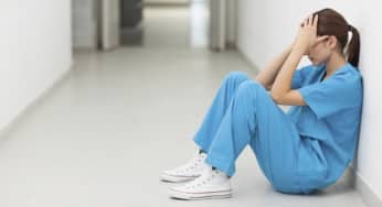 Stress, lo âu và trầm cảm xảy ra phần lớn ở các điều dưỡng Bệnh viện Bạch Mai