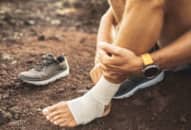 5 bài tập vật lý trị liệu giúp đôi chân khỏe mạnh sau chấn thương chân
