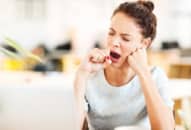 5 dấu hiệu cảnh báo cơ thể đang bị thiếu ngủ nghiêm trọng