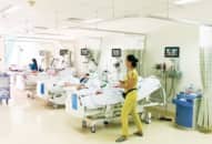 Bác sĩ Việt Nam thích làm việc ở bệnh viện công hơn bệnh viện tư vì sao?