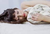 Các giai đoạn kinh nguyệt ảnh hưởng đến việc mất ngủ thế nào