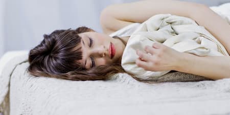 Các giai đoạn kinh nguyệt ảnh hưởng đến việc mất ngủ thế nào