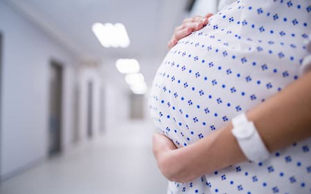 Covid-19 ảnh hưởng gì lên thai phụ và em bé