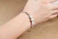 Da chuyển màu tím dấu hiệu bệnh sạm da do bạc