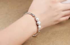 Da chuyển màu tím dấu hiệu bệnh sạm da do bạc