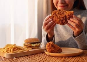 Gọi tên 5 đồ ăn đêm gây hại cho sức khỏe