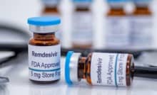 Hai loại thuốc uống điều trị COVID-19 đã được FDA phê duyệt