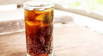 Loại đồ uống gây rụng tóc cần hạn chế uống nhiều