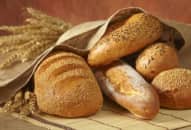Người bị trào ngược dạ dày thực quản nên ăn loại bánh mì gì?