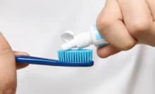 Những điều cần lưu ý khi chọn lựa, bảo quản bàn chải đánh răng