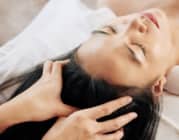 Rụng tóc tuổi mãn kinh: 8 thói quen hồi sinh mái tóc