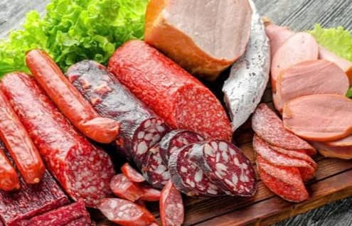 Ăn nhiều thịt chế biến sẵn có thể làm tăng nguy cơ ung thư đại trực tràng