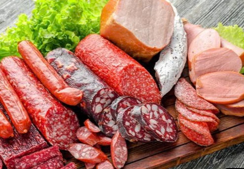 Ăn nhiều thịt chế biến sẵn có thể làm tăng nguy cơ ung thư đại trực tràng