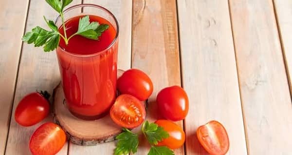Top 3 nước ép màu đỏ tốt cho người bị tăng huyết áp